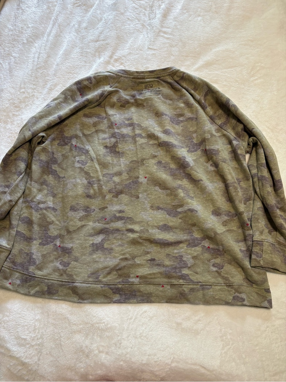 PEACE LOVE WORLD CAMO CREWNECK - Picture 4 of 5